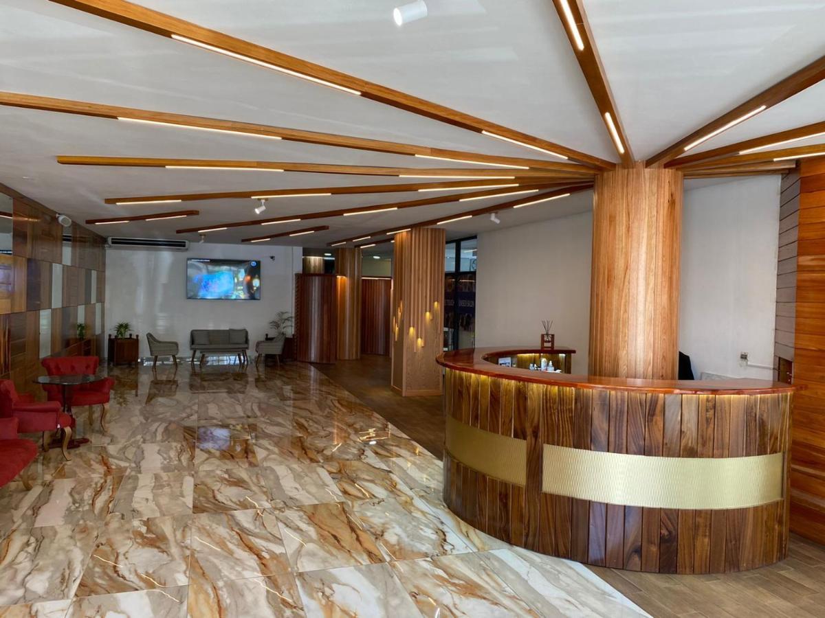Murex Plaza Hotel & Suites Монровия Экстерьер фото
