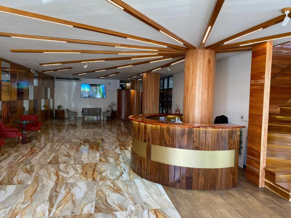 Murex Plaza Hotel & Suites Монровия Экстерьер фото