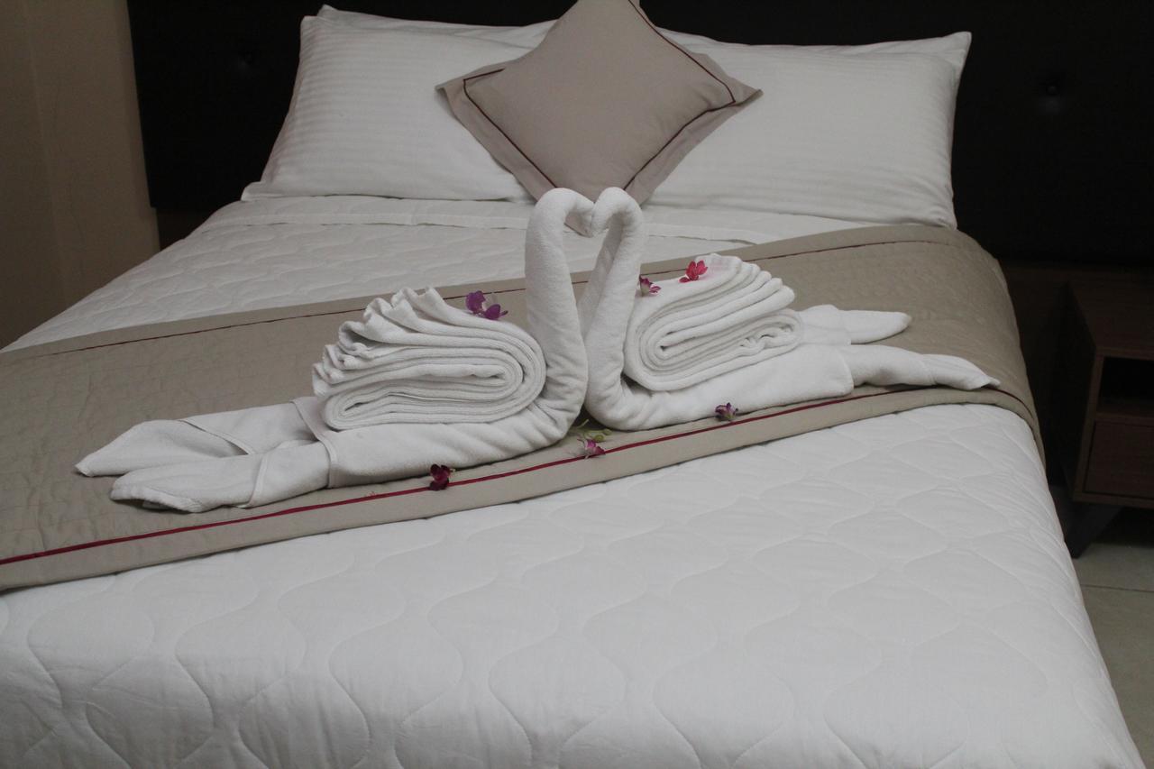 Murex Plaza Hotel & Suites Монровия Экстерьер фото