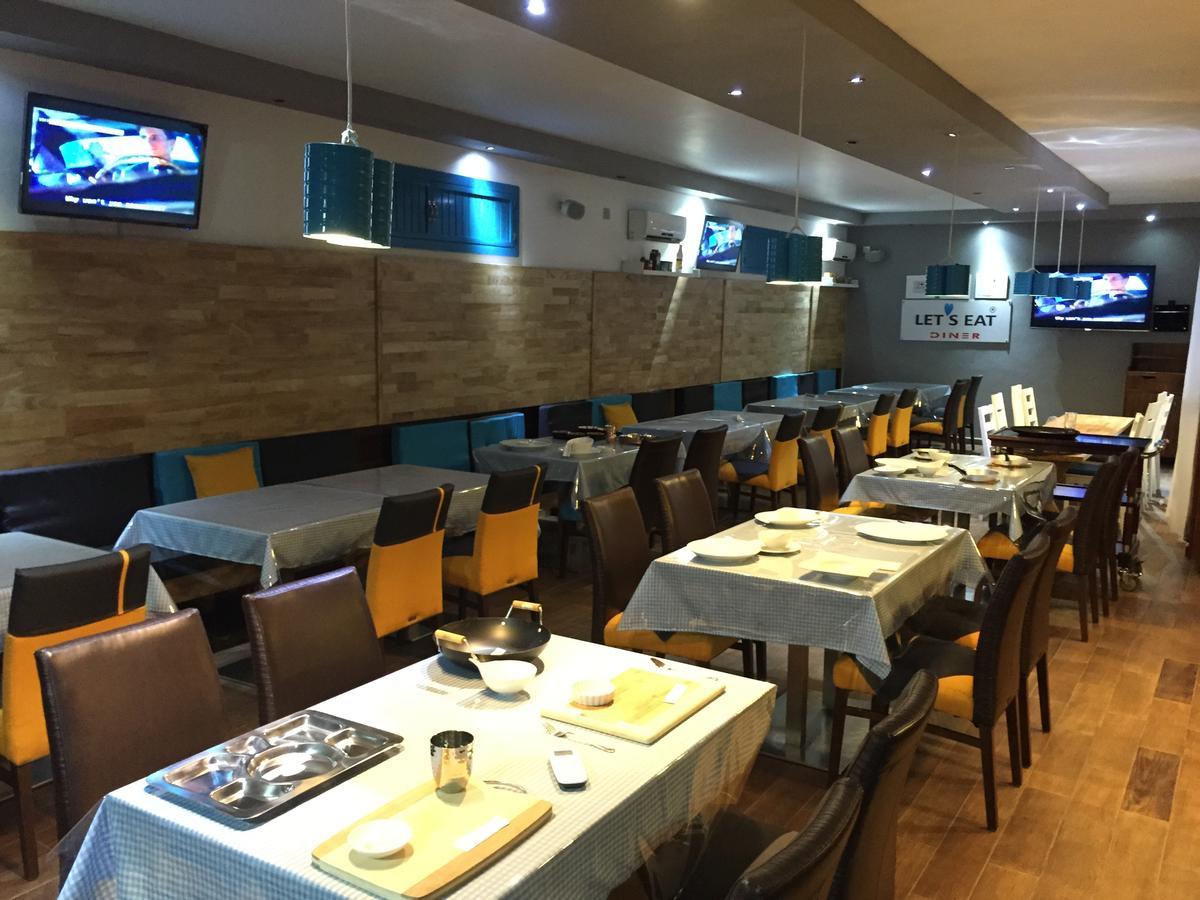 Murex Plaza Hotel & Suites Монровия Экстерьер фото