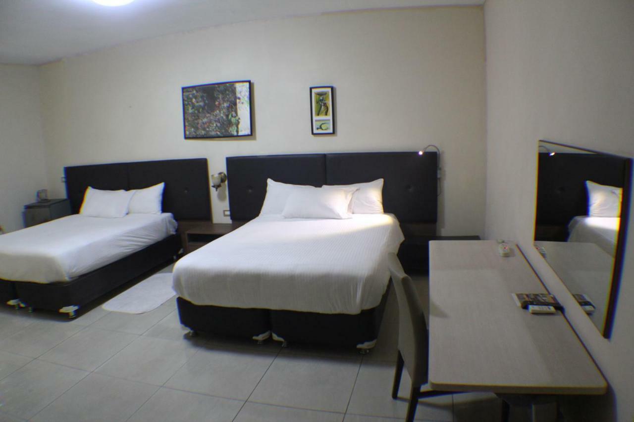 Murex Plaza Hotel & Suites Монровия Экстерьер фото