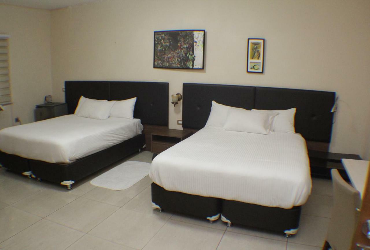 Murex Plaza Hotel & Suites Монровия Экстерьер фото